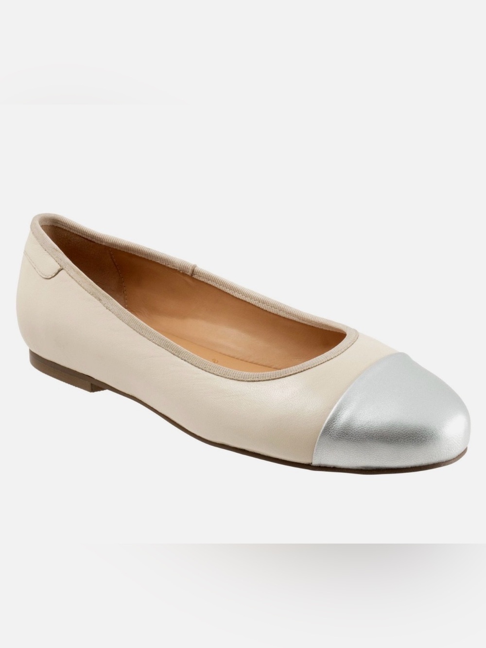 Trotters Ivory Leather Flats with Silver Cap Toe